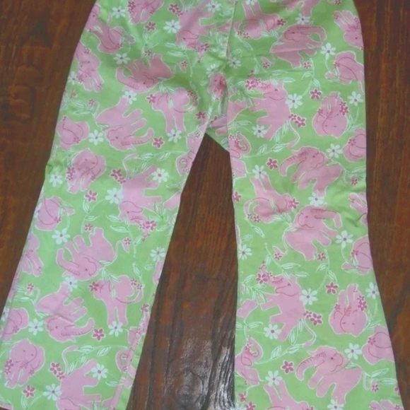 Lilly Pulitzer Pants - Lilly Pulitzer Pink Elephant capri pants 6